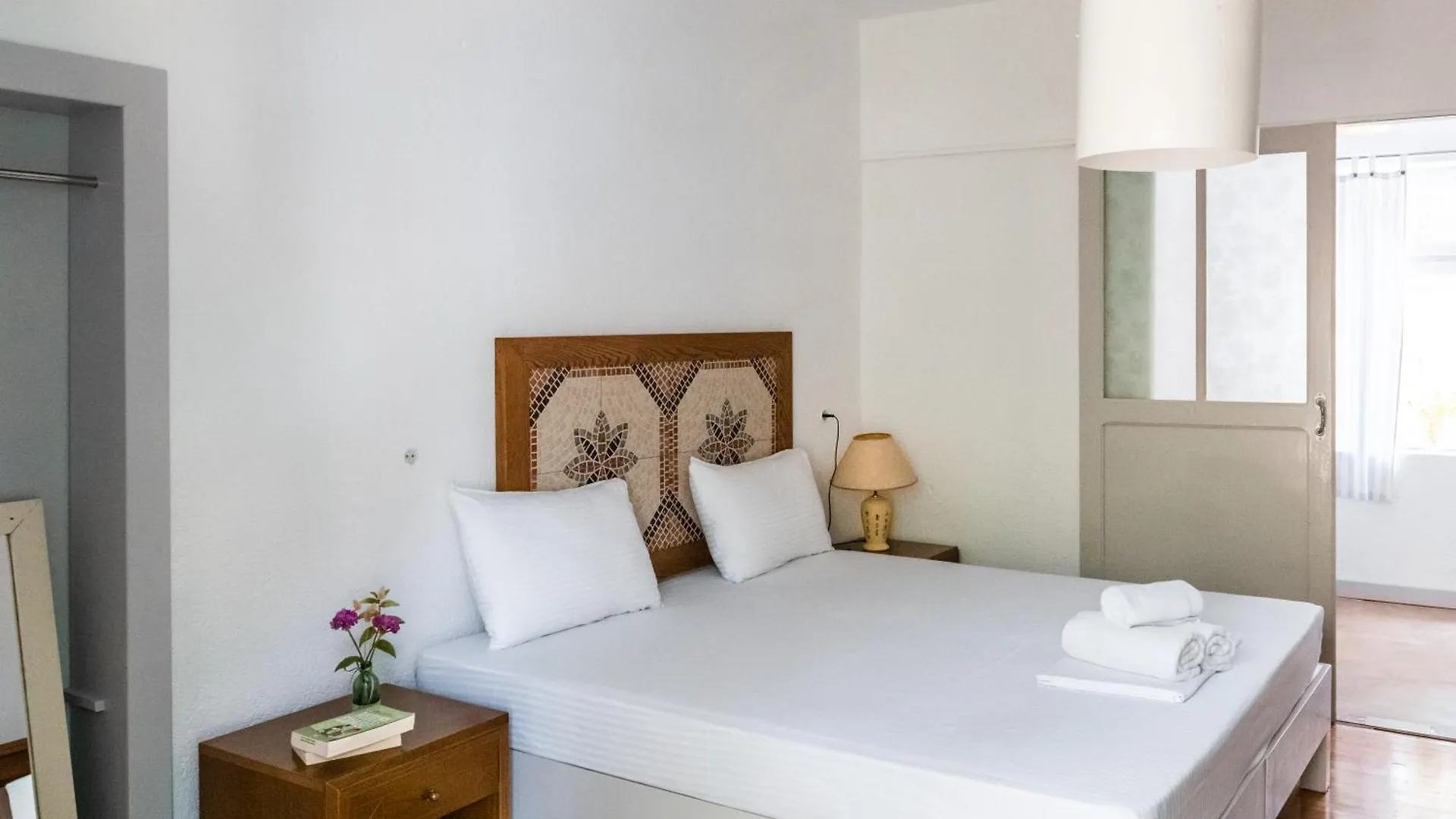Himara Hostel 0*, Himare