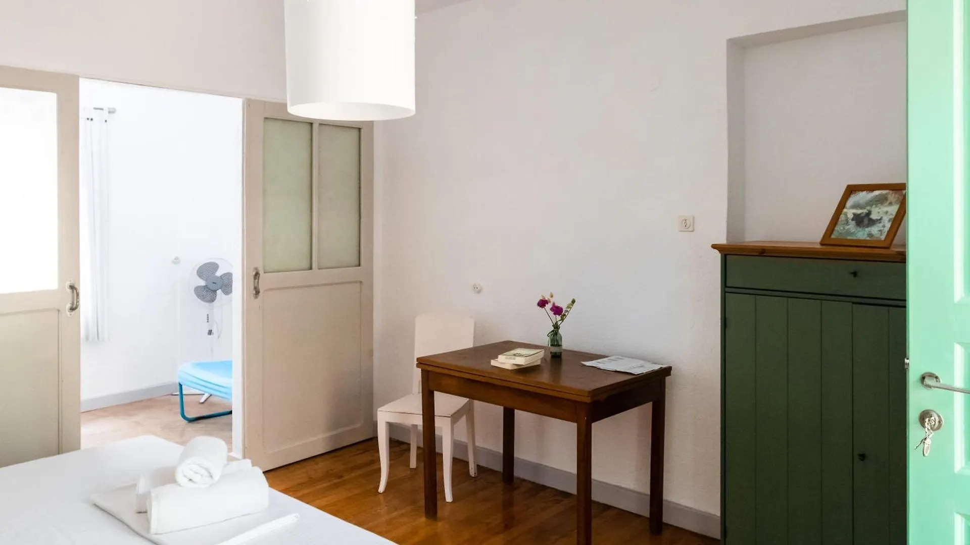 Himara Hostel