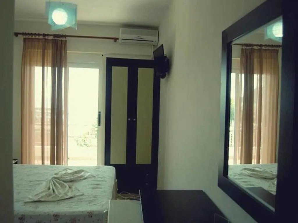 Himara Hostel