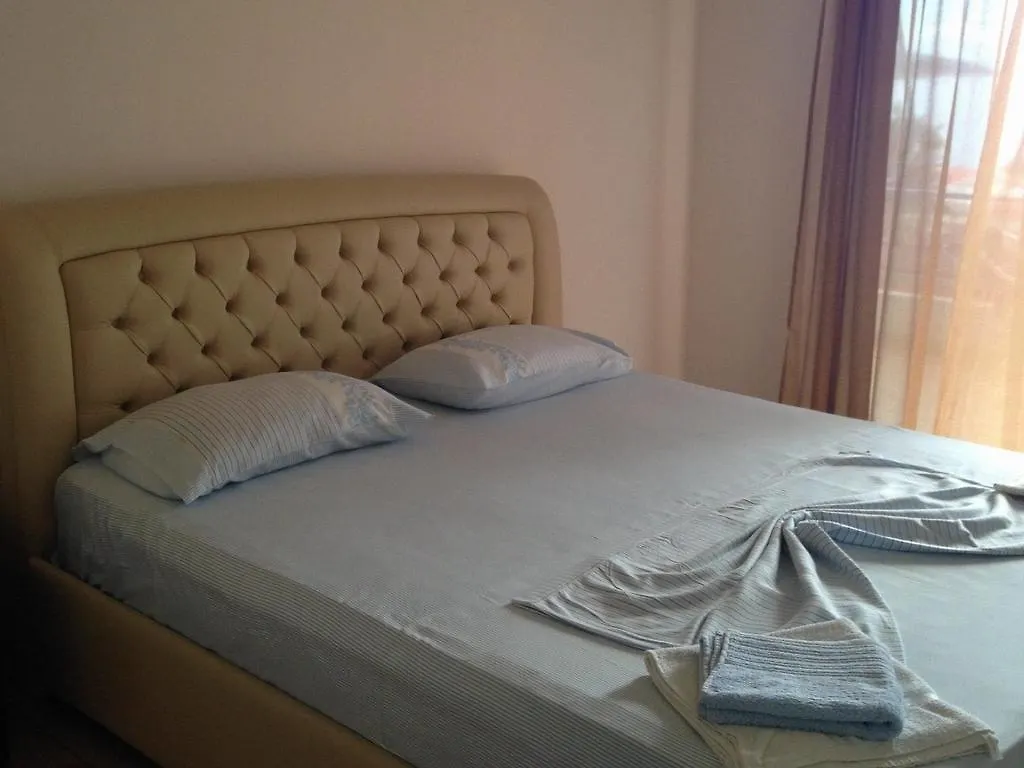 Himara Hostel  Himare